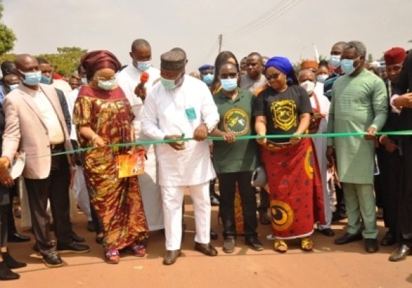 The-Governor-of-Enugu-State-commissioning-the-1.6km-Enugu-Amakpu-–-Umudim-–-Mgbagbowa-Road.jpg